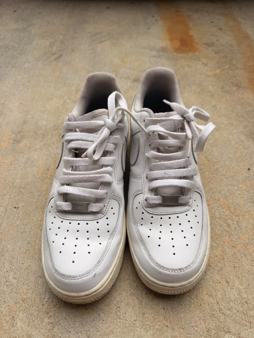 White Nike Air Force 1 8.5